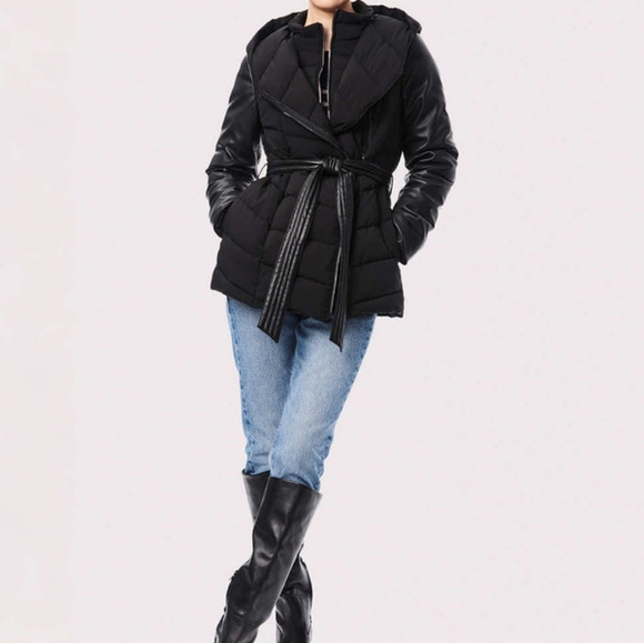 Jackets & Blazers - Women's Black Puffer Wrap Coat
